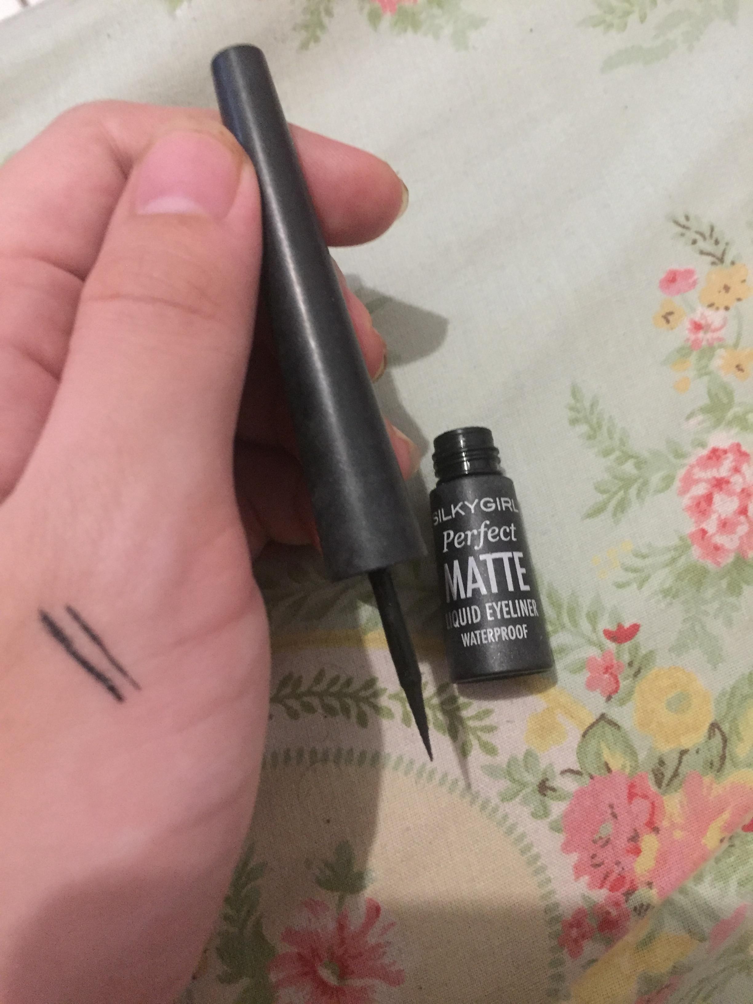 silkygirl perfect matte liquid eyeliner